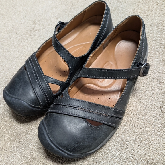 KEEN Presidio II Cross Strap Mary Jane Shoes Women 8 Black Leather 1020518 Comfy - Picture 1 of 7